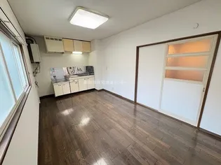 ハイパレス【1-B号室】の居間