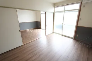 コーポユニ【102号室】の居間