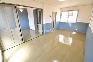 メゾン・ド・マリアージュ I棟【1階】の居間