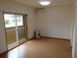 ヒルズ・Q【206号室】の居間