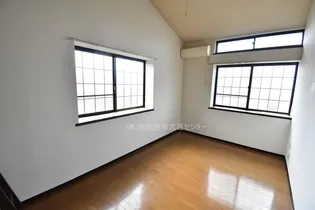 グランデール壱番館【205号室】の居間