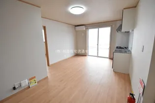 クレスト【103号室】の居間