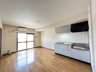 エスポワール マキ【1階】の居間