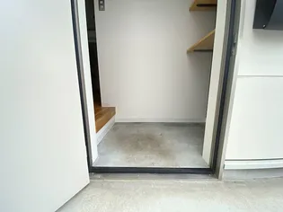 リノリノアパートメント五日市【1階】の玄関