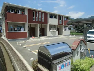 ラピスラズリ【1階】の外観