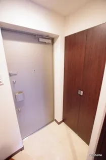 エイペックス新大阪【11階】の玄関