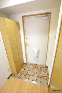 エクセレント上新12【4階】の玄関