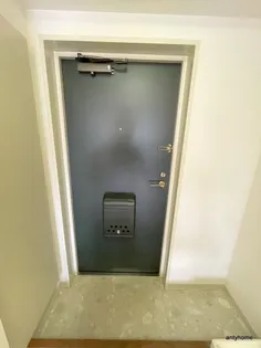 パインコート江坂2【2階】の玄関