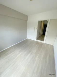 パインコート江坂2【2階】の居間