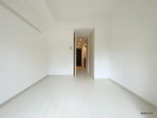 プレサンス心斎橋ラヴィ【7階】の居間