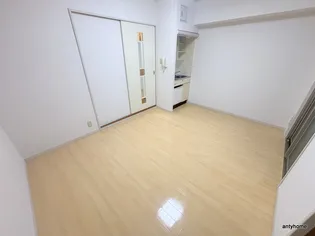 サンキャドマスMinami堀江【6階】の居間