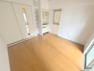 サンキャドマスMinami堀江【5階】の居間