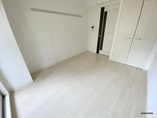 プレサンス心斎橋ザスタイル【3階】の居間