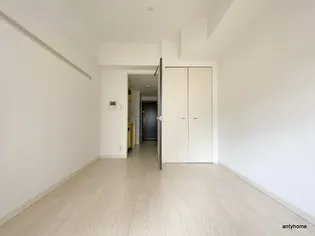 プレサンス心斎橋ザスタイル【3階】の居間