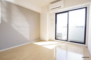 ファーストステージ北大阪レジデンス【7階】の居間