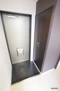 Gramercy Juso-higashi 3rd【6階】の玄関