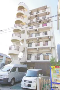 グルパ十三【3階】の外観