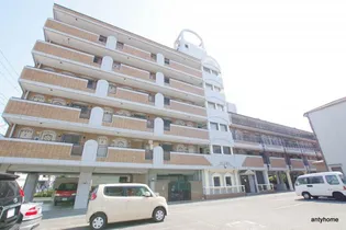 メゾン阪下【3階】の外観