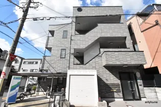 アンプルールフェールドミール【1階】の外観