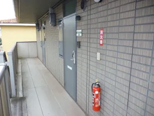 イル・ソーレ春日【202号室号室】の玄関