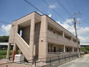 ビィ プラスペラス【1階】の外観