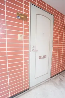 フォーバスIII【1階】の玄関