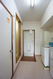 フォーバスIII【1階】の玄関