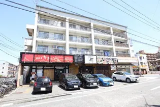 駅前ビル【3階】の外観