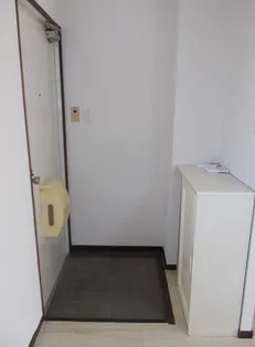 サンライフ松本B棟【2階】の玄関