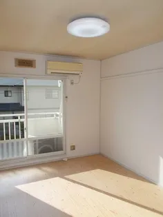 サンライフ松本B棟【2階】の居間