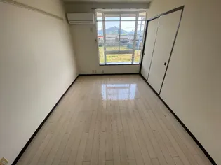 アドナイ・イルエ【207号室】の居間