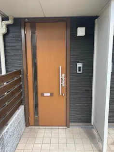 グランドール川口C棟【1階】の玄関