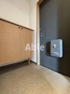 アルコリッチ【1階】の玄関