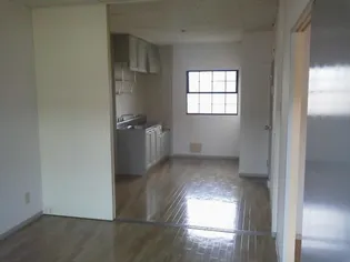 マノワール永峯【A202号室号室】の居間