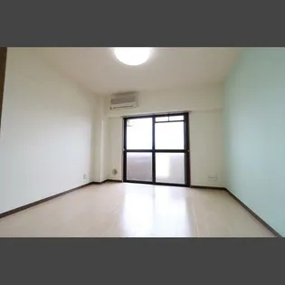 モンテソレイユ冨田 【3階】の居間