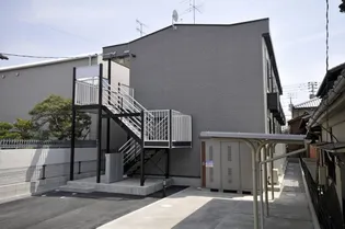 レオパレスパイナス松福【1階】の外観