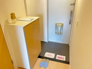 アリエル【201号室】の玄関