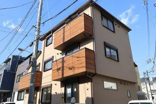 アパートメント代々木【3階】の外観