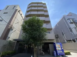 ルーブル白金高輪参番館【1階】の外観