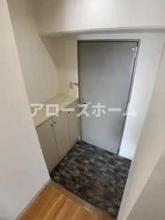 ウエストハウスINLani(セパ)【6階】の玄関