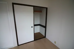 モクメハイツ【2階】の内装