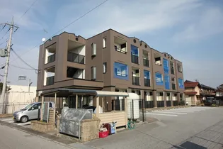 滋賀県米原市下多良3丁目【マンション】の外観