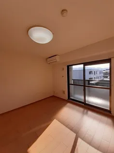 リバーレイクヒルズ【2階】の居間