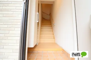カンタービレ【2階】の玄関