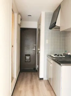 サン・アヴェニュー【2階】の玄関