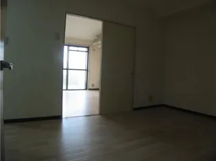 メゾンラフォーレII【3階】の居間