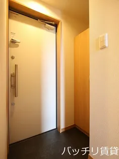 マリー【2階】の玄関