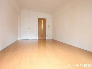 ダイナコートスタシオン博多【6階】の居間