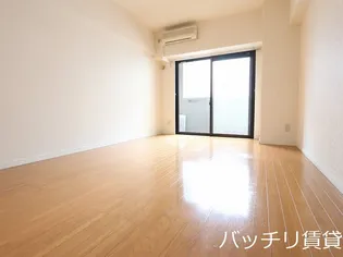 ダイナコートスタシオン博多【6階】の寝室