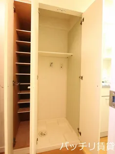 ダイナコートスタシオン博多【6階】の玄関